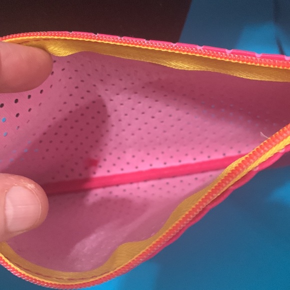 IPSY Bag-FREE Make-Up Sample Inside - Picture 4 of 6